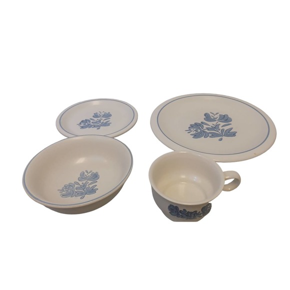 Pfaltzgraff Yorktowne Stoneware Partial Dinner Set - Picture 3 of 5